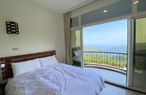 Jinfeng Bed & Breakfast | Mountain Lodge