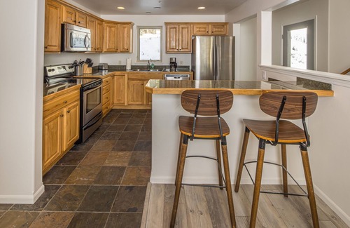 Big Sky House | Mountain Modern 3-Bedroom Townhome Retreat