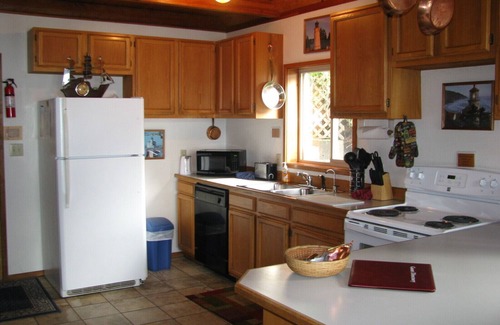 Yachats House | Mountain Pacific Chalet, Where the forest meets the sea!