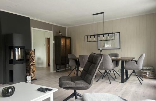 Sørvagen House | Mountain Peak Retreat