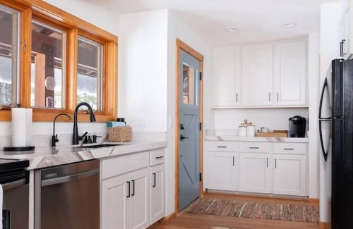 Victor Apartment | Mountain Retreat Sleeps 10