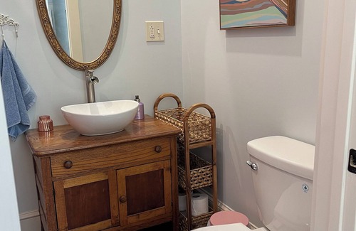 Oakwood Historic District Bed & Breakfast | Mountain Room at The Dragonfly Inn