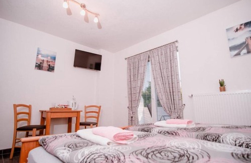 Korenica House | Mountain Serenity Rooms - Double Room with Balcony 3