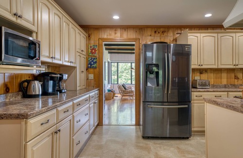 Hensonville House | Mountain View Chalet Near Skiing
