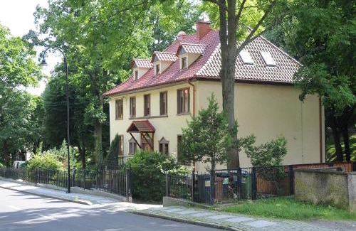 Jedlina-Zdroj House | Mountain View Guest Rooms