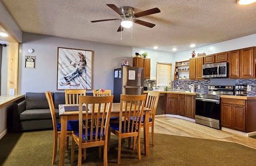 Silvercreek Condo | Mountain View Ski/Fishing/boating/Hiking/Golf near Rocky Mountain National Park