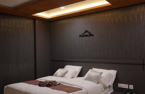 Kedavur Hotel | Mountain View Tourist Home