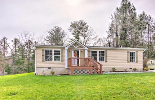 Tuxedo House | Mountain-View Zirconia Home Walk to Lake Summit!