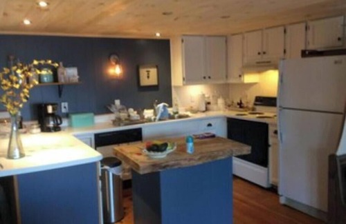 Irasburg Apartment | Mountain views - peaceful small ranch on 5 acres