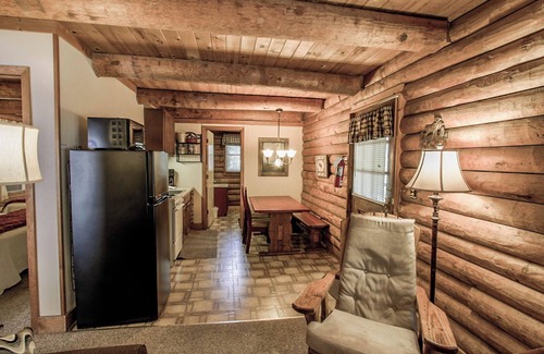 Blowing Rock Hotel | Mountainaire Inn and Log Cabins