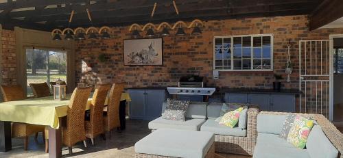 Hekpoort House | Mountains and More
