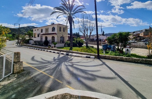 Agios Theodoros Apartment | Mountains Retreat Rooms & Suites