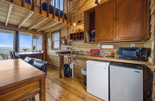 Liberty Cabin | Mountainside cabin "Sasquatch Haven"