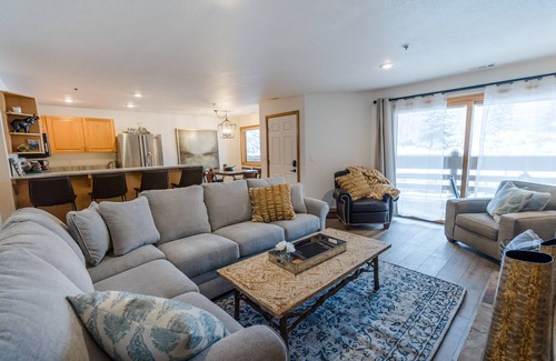 North Park City Condo | Mountainside perfection in Park City! 5 star condo in the heart of the action