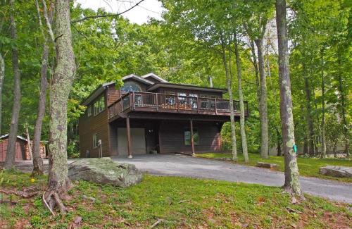 Hunter House | Mountaintop Lookout with Hot Tub under the Stars