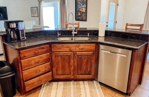 Apple Valley House | Mountainview Home with Large Patio & Sport Court