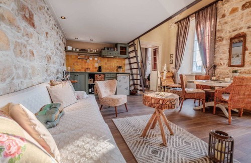 Old Town Apartment | Mouragia Loft - Waterfront Old Corfu Town