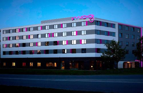 Schwaig Hotel | Moxy Munich Airport