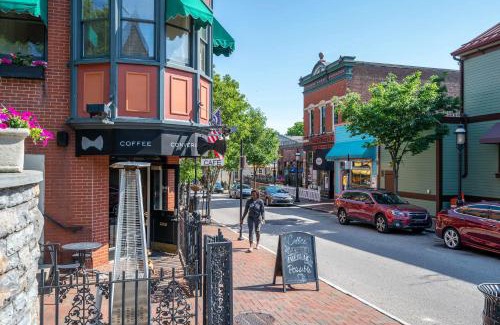 Mount Adams Apartment | Mt Adams Nest - Studio for 2