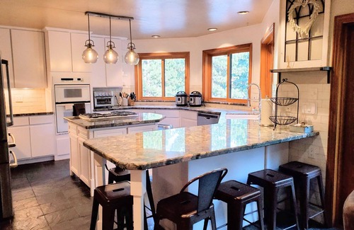 Galena Forest Estates Ski Chalet | Mt. Rose Retreat Tahoe/Reno 5 BR 4 BA