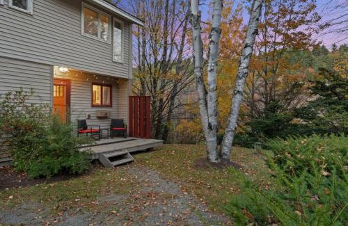 West Dover Ski Chalet | Mt Snow Retreat - Walk to brewery