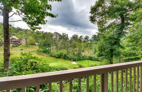 Mountain Air Apartment | Mtn Cabin with Balcony and View in Burnsville!