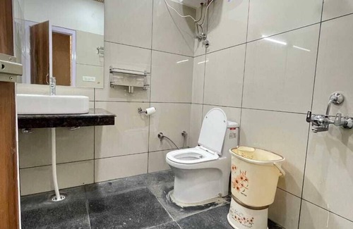 Keylong Hotel | Mud Essence