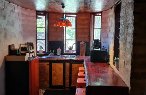 Yandaran Apartment | Mudhouse Manor - The Loft. Rustic charm & natural ambience. Pet friendly.