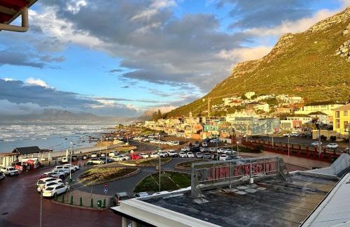 Muizenberg Apartment | Muizenberg Beach Paradise