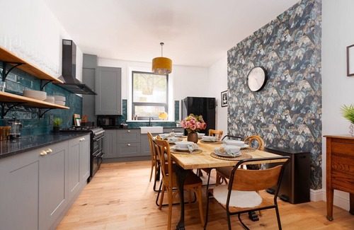 Todmorden Apartment | Mulberry Boutique Stay – Canal-Side Near Hebden Bridge