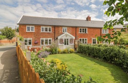 Hadleigh House | Mulberry Cottage