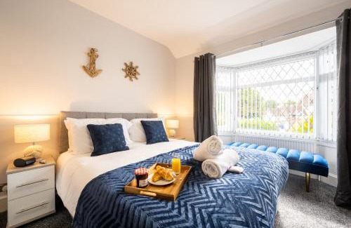 Shirley House | Mulberry House - Luxurious and Modern 4-Bed in Solihull near NEC,JLR, Airport, Resorts World, HS2