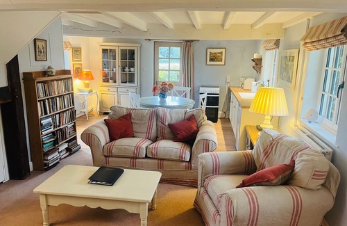 Overton-on-dee Cottage | Mulsford Country Cottage