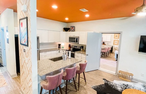 Point Venture House | Multi-Family Golf Course Townhome Lake Travis Sleeps 14-16
