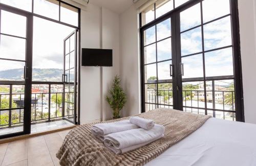 Cumbaya Apartment | Mumbai Corner View Studio