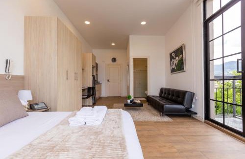 Cumbaya Apartment | Mumbai Corner View Studio