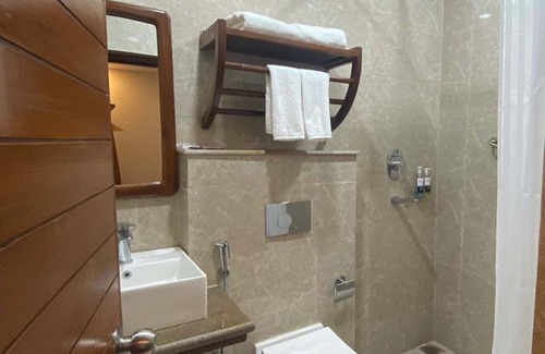 Chitwan District Resort | Munal & Mayur Medical Wellness Retreat