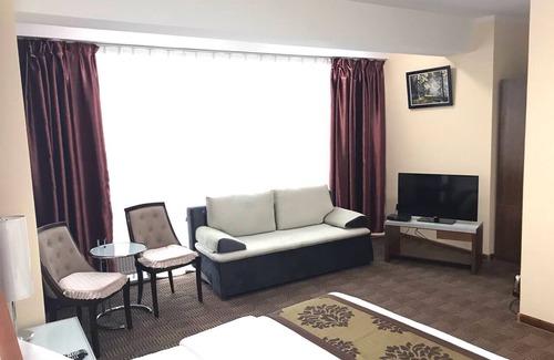 Bayangol Hotel | Munkh Khustai Hotel