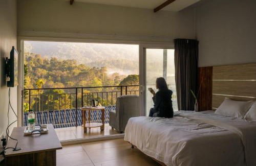 Kunchithanny Resort | Munnar Majestic Resort with Pool