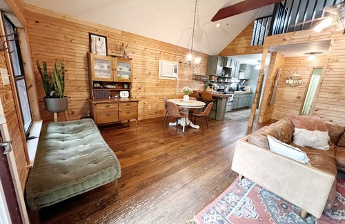 Zavalla Cabin | Murphy Lake House