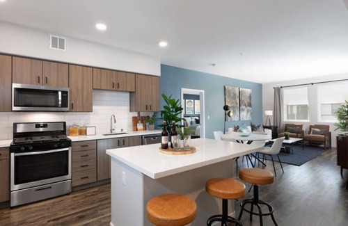 Sunnyvale Condo | Murphy Station 2BR Condo w Fitness & Pool