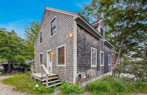 Round Pond House | Muscongus Sound Lookout