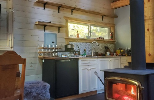 Bracebridge Cabin | Muskoka Cabin, Vacation home rental, Muskoka cottage, Bear Den Muskoka, cottage