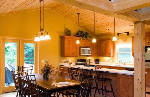 Utterson Cottage | Muskoka Cottage | 3 Bedroom, Sleeps Six