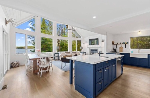 Perry House | Muskokan Mirage Located on Mirage Lake