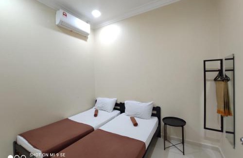 Kampung Suka Menanti House | MUSLlM ONLY Wifi 3 Room with 2 aircond Menanti Village Homestay