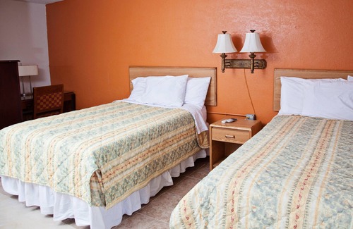 Big Lake Hotel | Mustang Motel