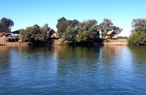 Kafue National Park Cabin | Mwamfushi Safari Lodge