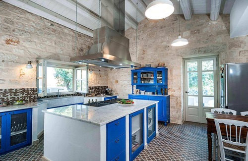 Campanella-Gianforma Villa | My Rental Homes - Country House with infinity pool, large terraces and garden