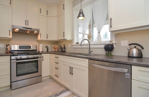 Comox House | My Time Getaway - All Year Destination, Skiing, Fishing, Golfing and Lots More!